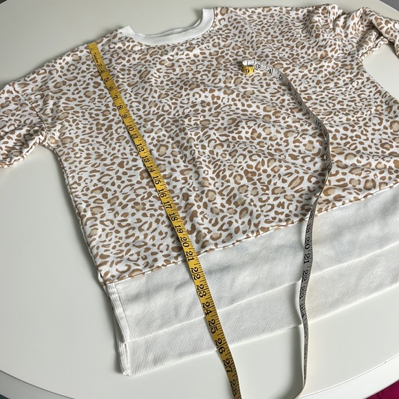 Time and Tru tan Leopard print white trim -pullover sweat shirt- Large - Picture 12 of 14